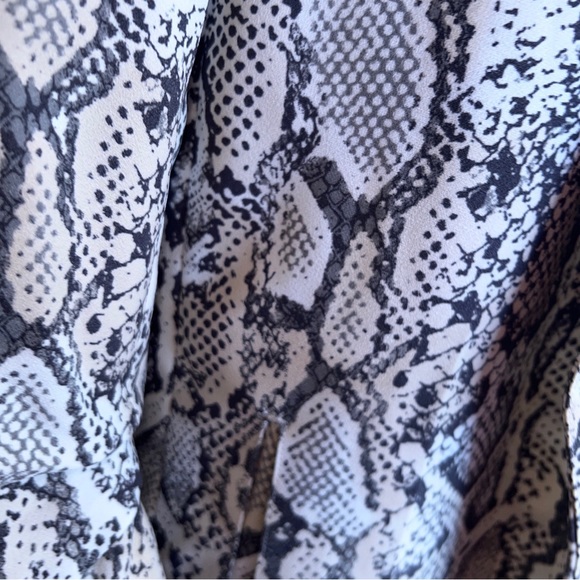 The Limited Women's Size XS Open Front Lightweight 3/4 Sleeve Cardigan NWT - Picture 4 of 11